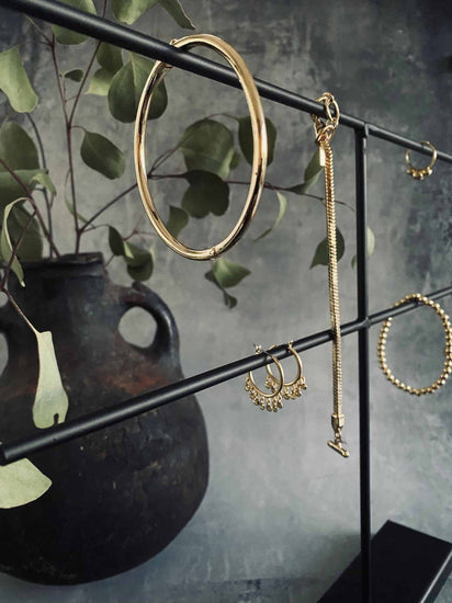 Smykkestativ i sort metal - VIAMAJA.DK