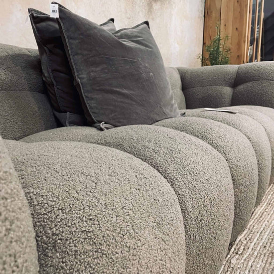 Sofa 3 personers i cool design - AFHENTER TILBUD - VIAMAJA.DK