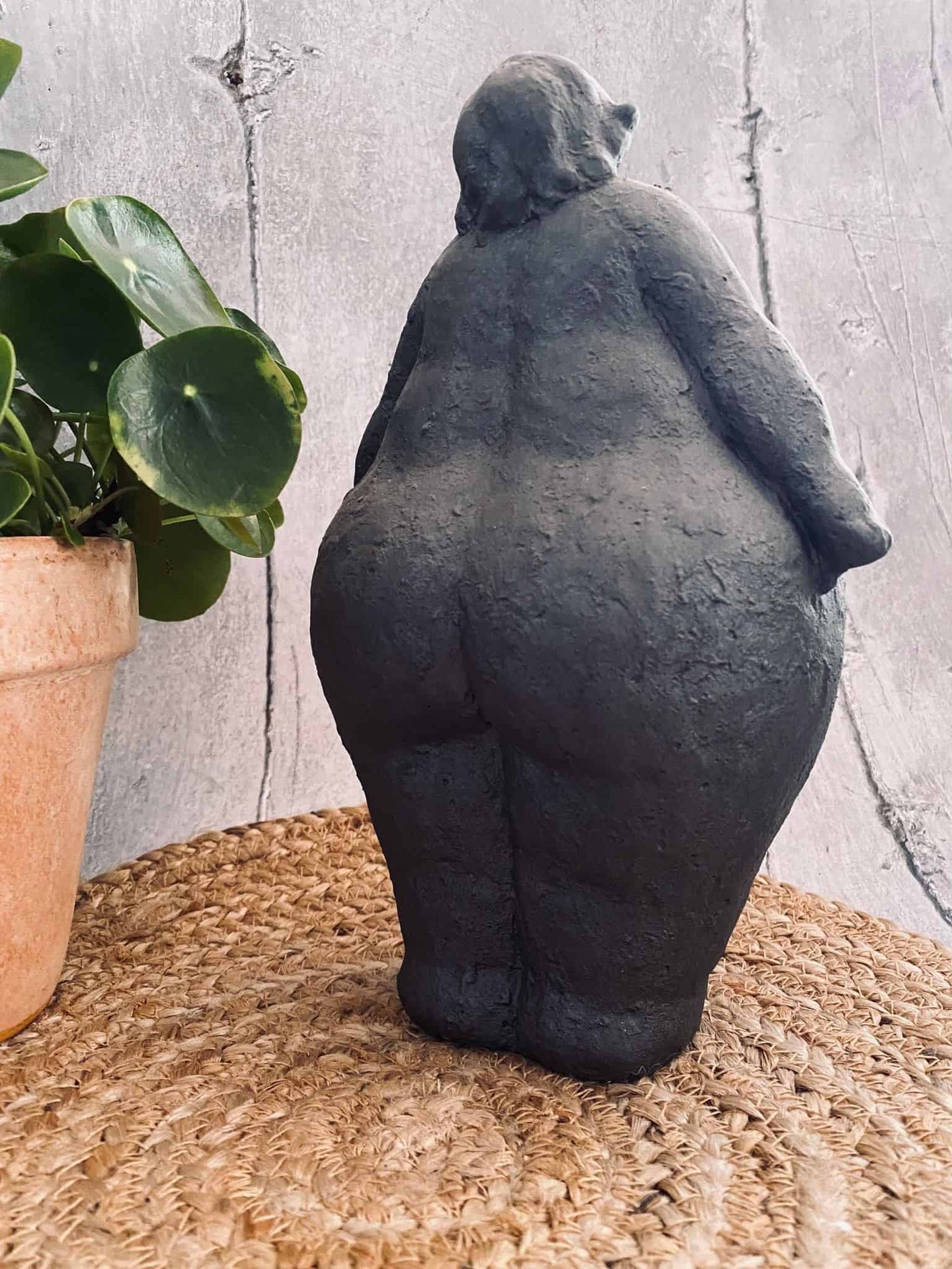 Stående diva - Grå Stor - VIAMAJA.DK
