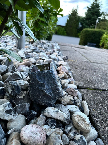 Stone med solceller - Grå - VIAMAJA.DK