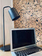 Stor bordlampe i sort metal - 56cm - VIAMAJA.DK