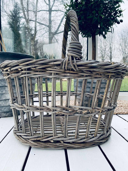 Stor lækker Bykurv i grå rattan - VIAMAJA.DK