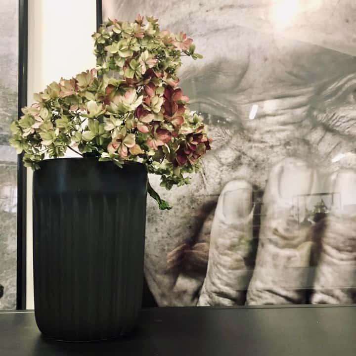 Stor potte / vase - Mat sort - VIAMAJA