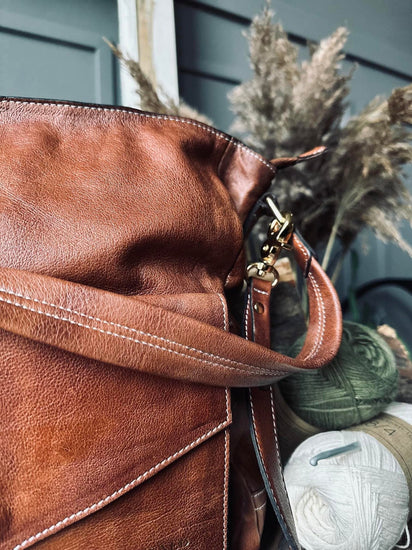 Taske m. lomme på front - Walnut / Gold - VIAMAJA.DK