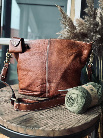 Taske Medium Walnut / Gold - VIAMAJA.DK