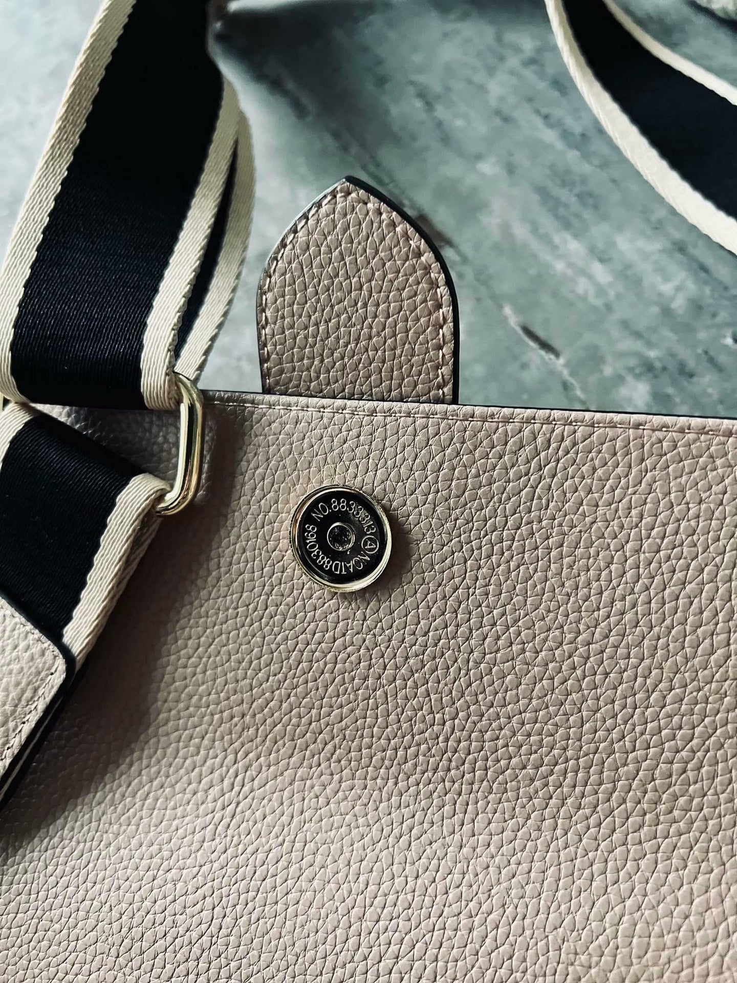 Taske NIMA med lux rem - Beige læder - VIAMAJA.DK