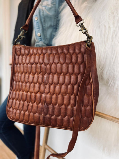 Taske WALNUT QUILT - 2 taskeremme medfølger - VIAMAJA.DK