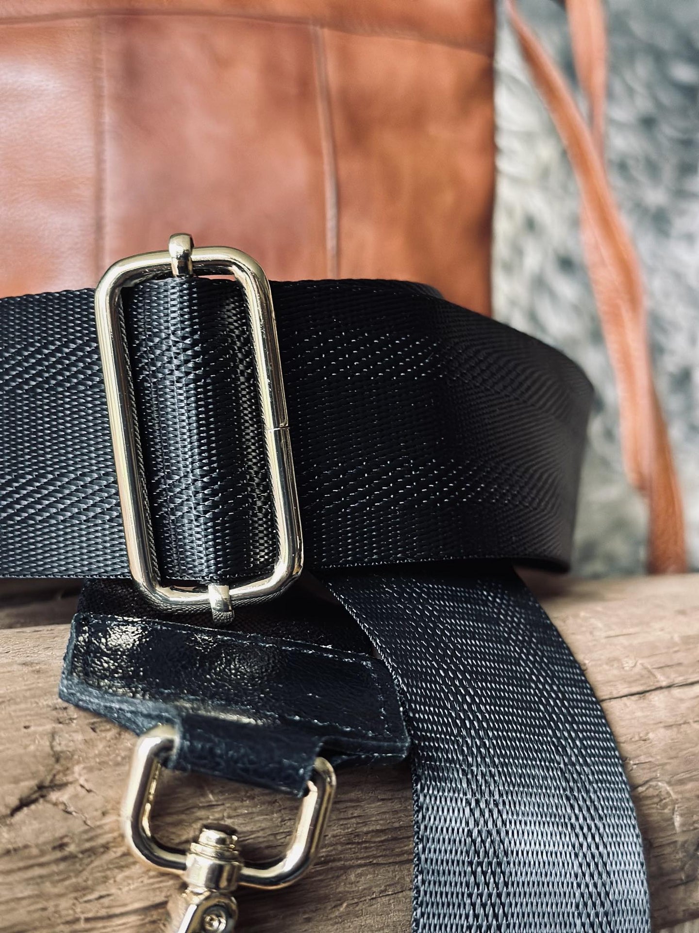 Taskerem Black / gold - VIAMAJA.DK