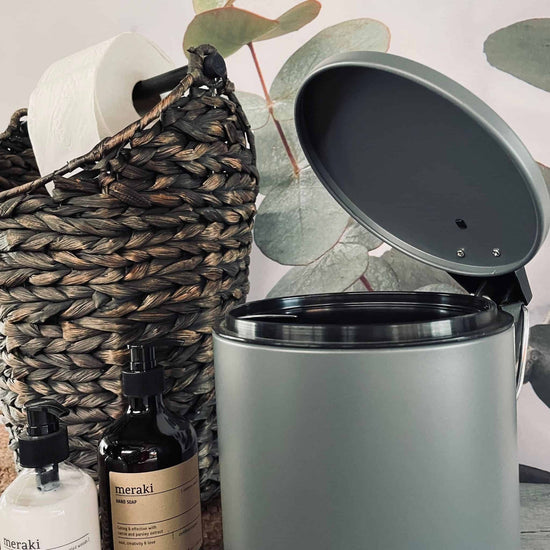 Toiletspand med softclose låg – Grå 3 liter - VIAMAJA.DK