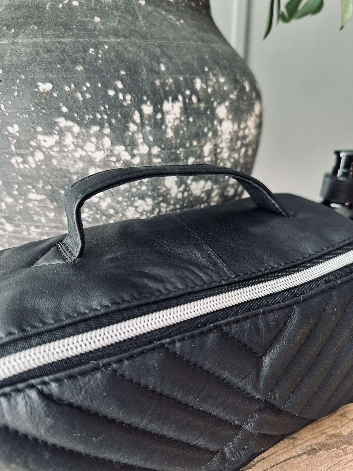 Toilettaske VIAMAJA Black leather - VIAMAJA.DK