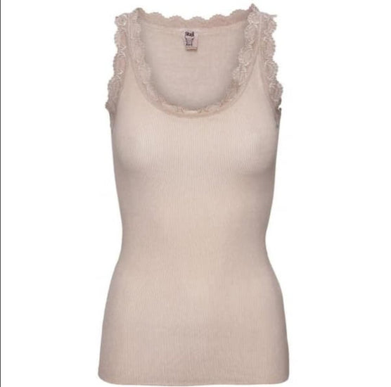Top med blonde – Daily Beige - VIAMAJA.DK