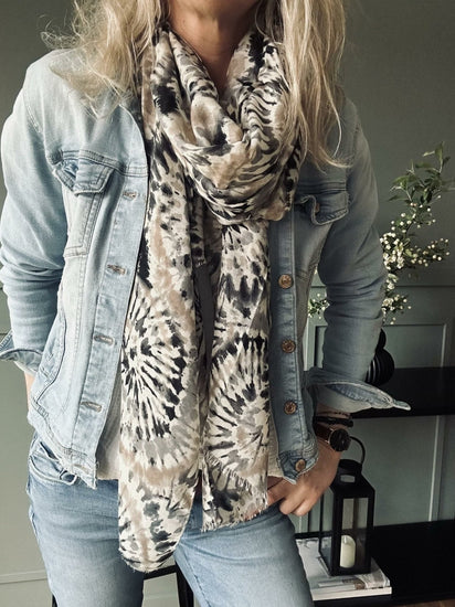 Tørklæde Black batik - VIAMAJA.DK
