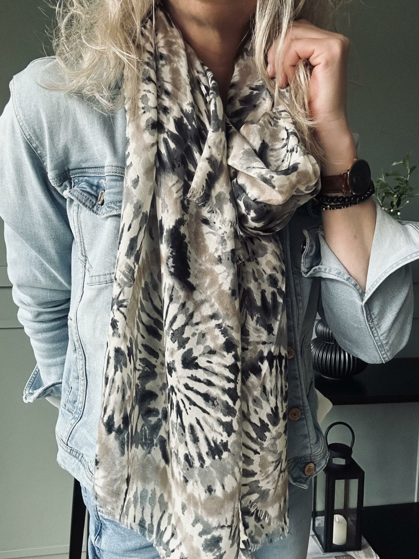 Tørklæde Black batik - VIAMAJA.DK