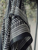 Skjerf - Black Line 70x70