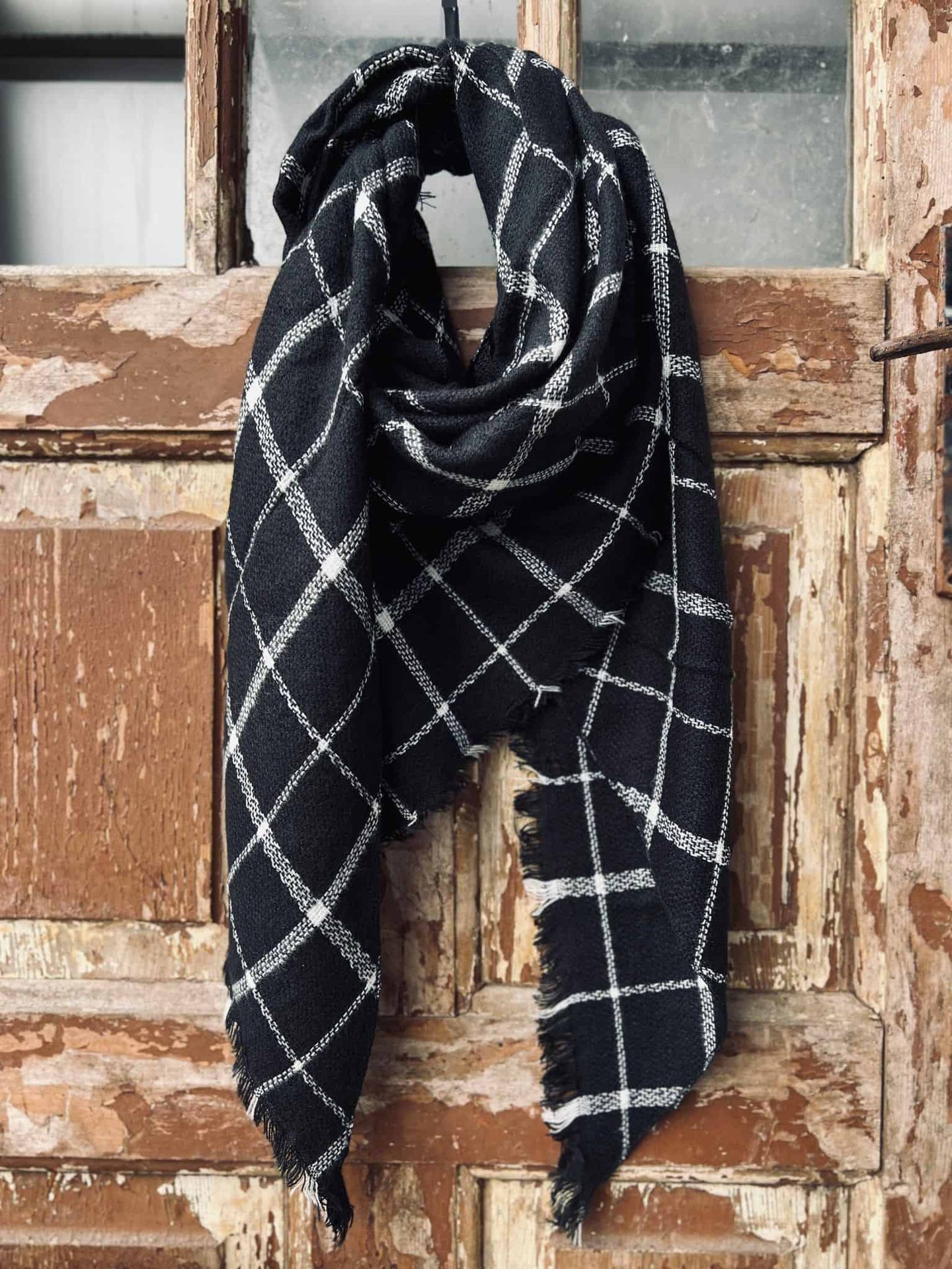 Skjerf Black Stribe Svart Stripet VIAMAJA skjerf-black-stribe-svart-stripet-viamaja