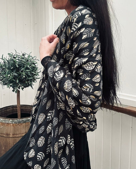 Tørklæde Golden / Black - VIAMAJA.DK