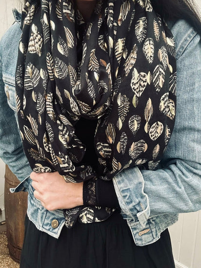 Tørklæde Golden / Black - VIAMAJA.DK