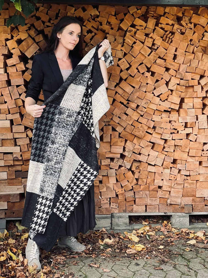 Tørklæde – patchwork Black - VIAMAJA.DK