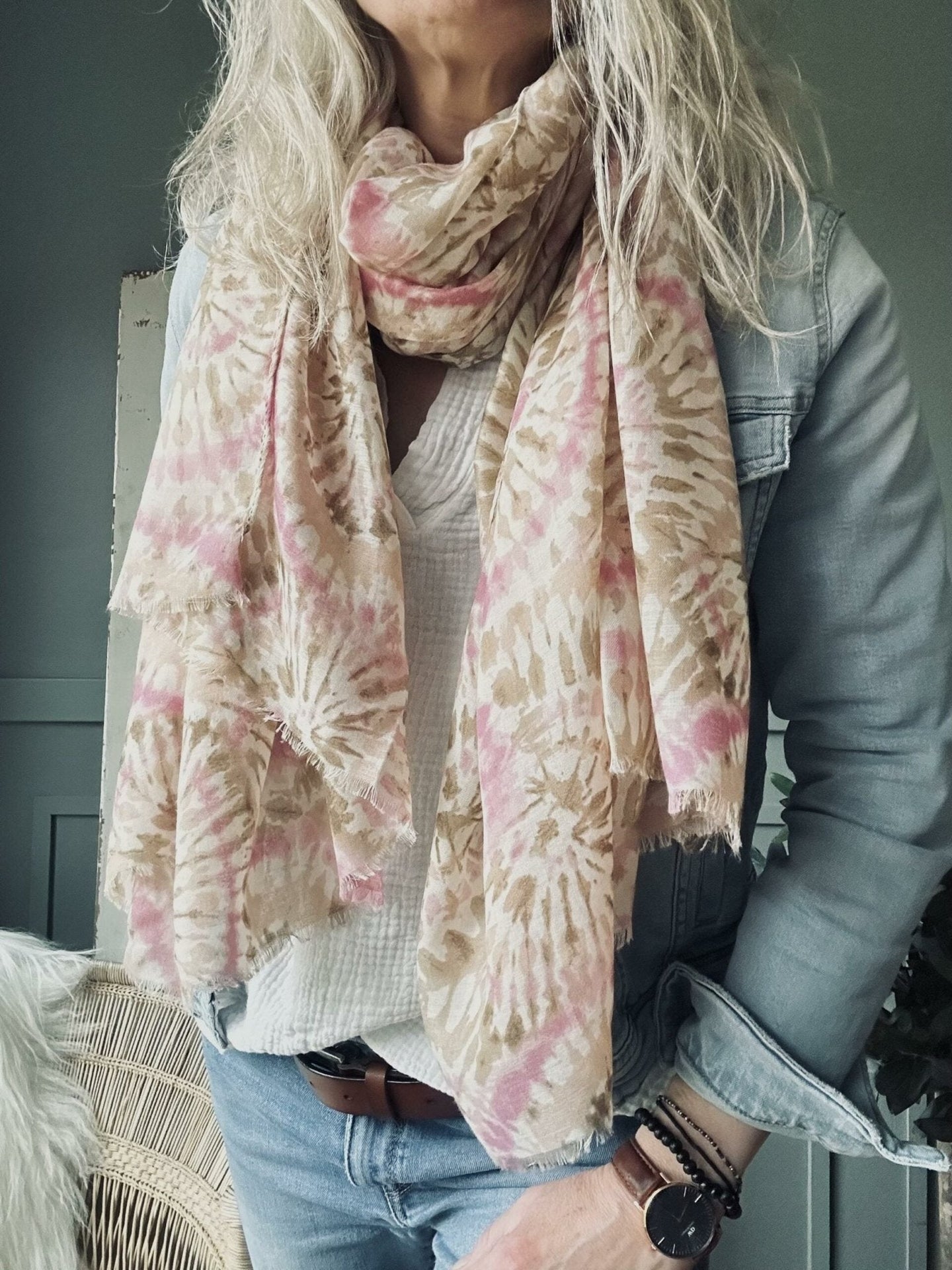 Tørklæde Rose batik - VIAMAJA.DK