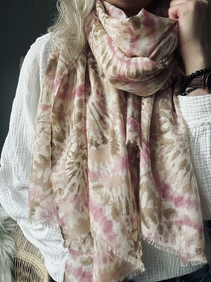 Tørklæde Rose batik - VIAMAJA.DK