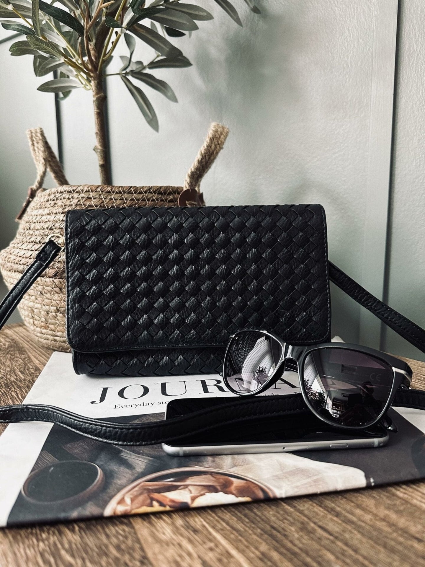 TREND Clutch – Black crossover - VIAMAJA.DK