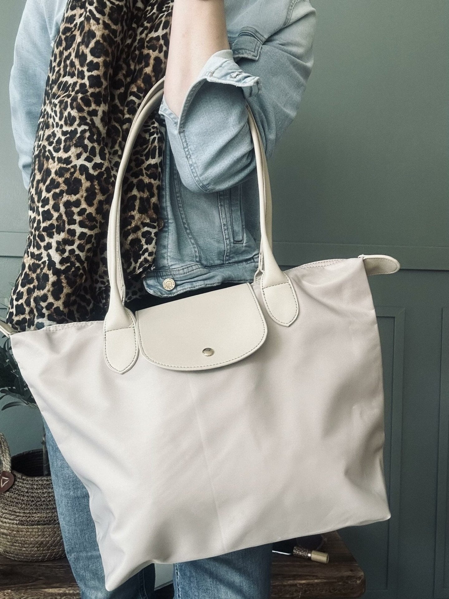 Trend Shopper – Beige nylon - VIAMAJA.DK