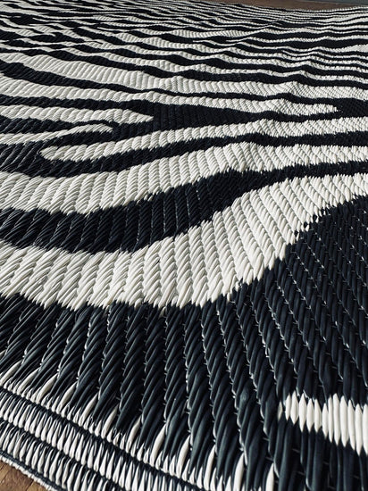 Udendørstæppe - Zebra 240x150 - VIAMAJA.DK