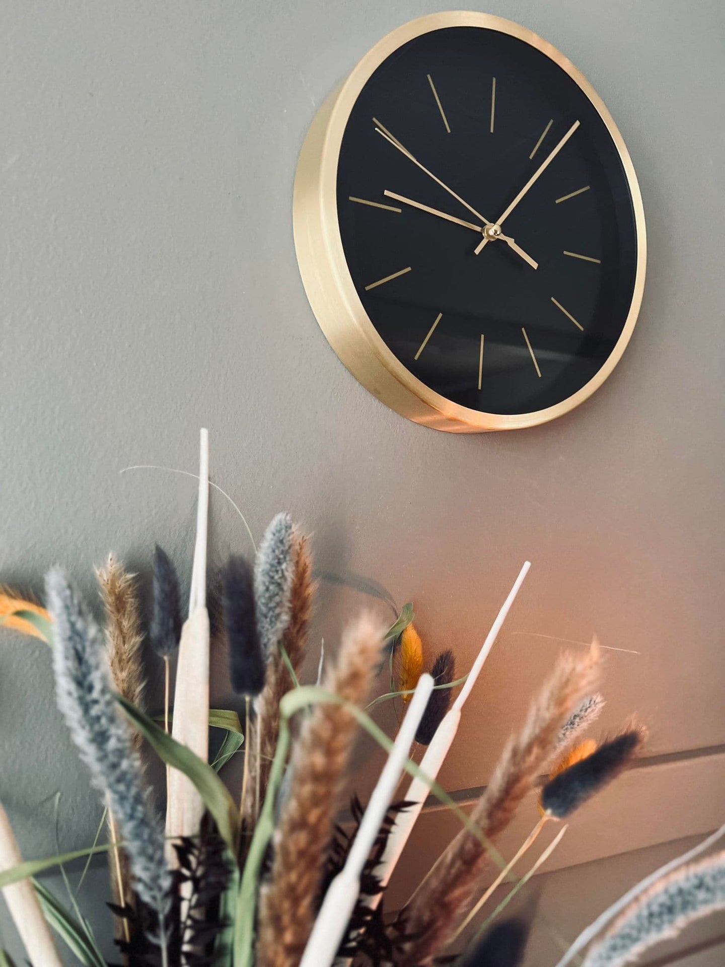 Ur i sort / guld - VIAMAJA.DK