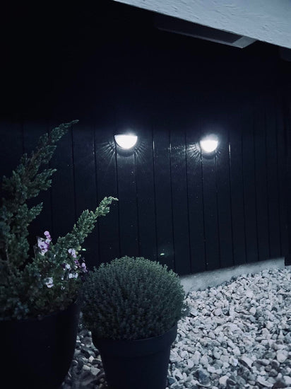 Væglampe med solceller - Tilbud 4 stk - VIAMAJA.DK