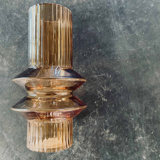 Vase i ravfarvet glas - VIAMAJA.DK
