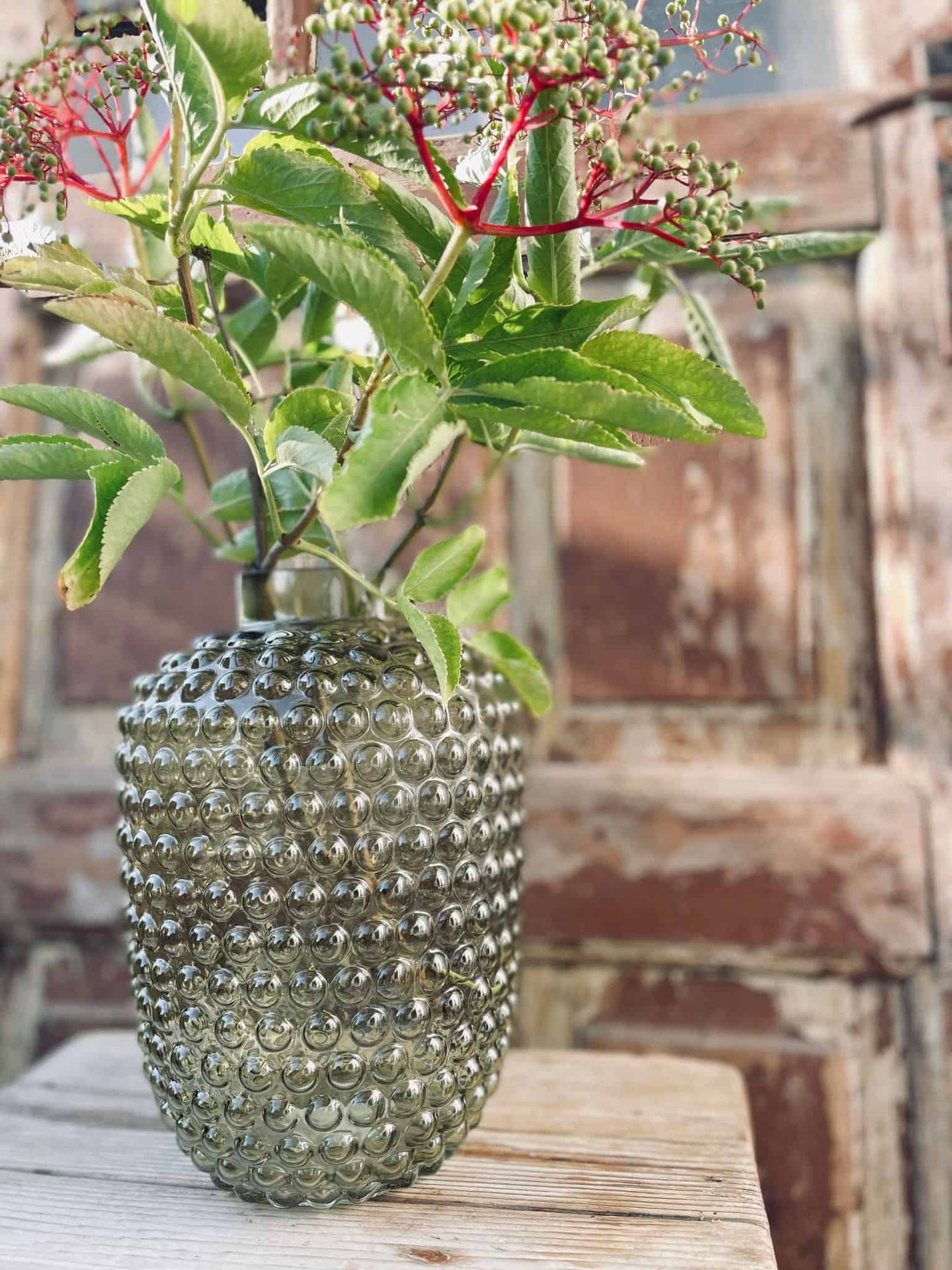Vase med dots - grøn glas - VIAMAJA.DK