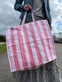 XL strandtaske med Strib - Rød - VIAMAJA.DK