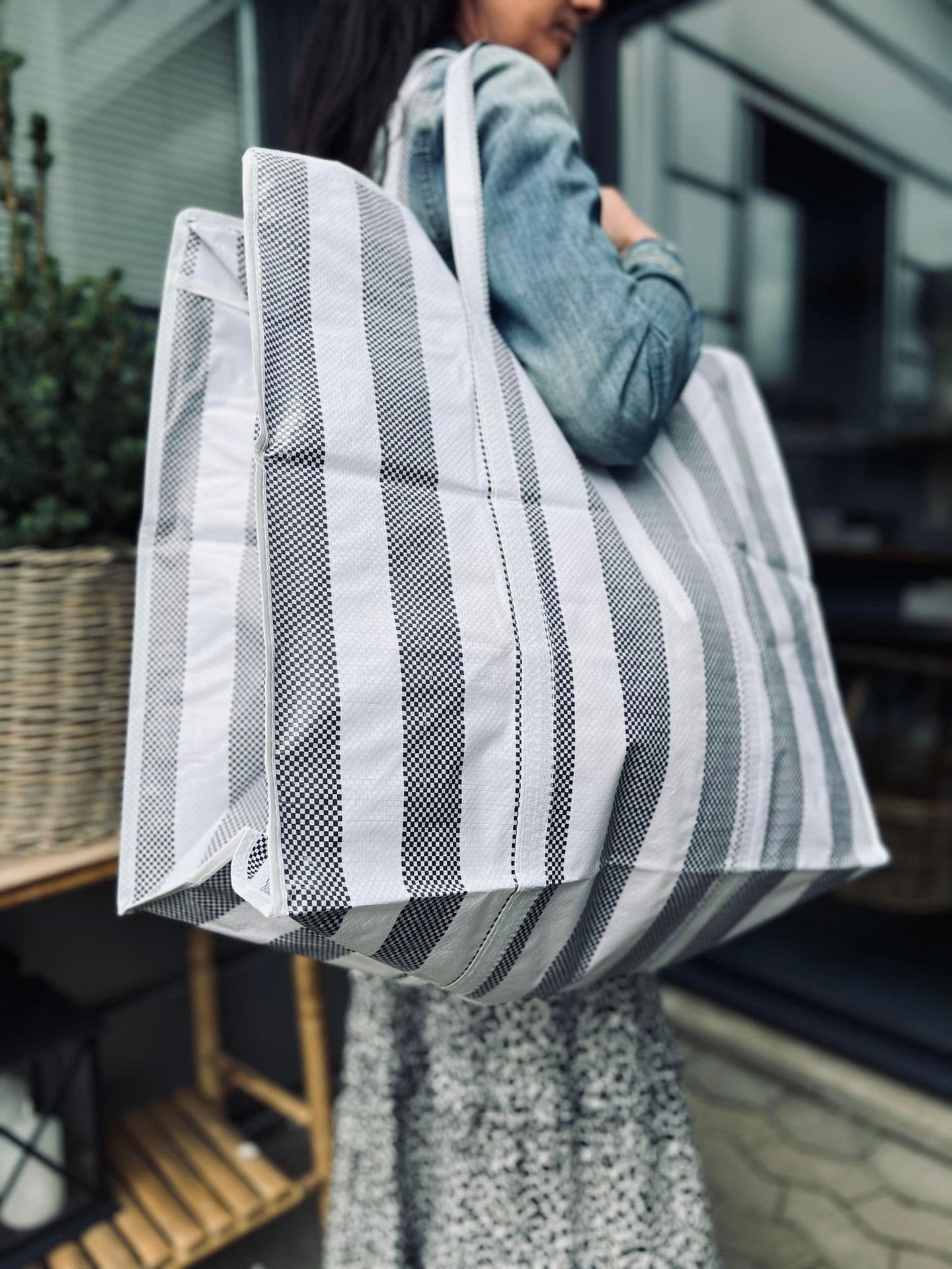 XL strandtaske med Strib - Sort - VIAMAJA.DK