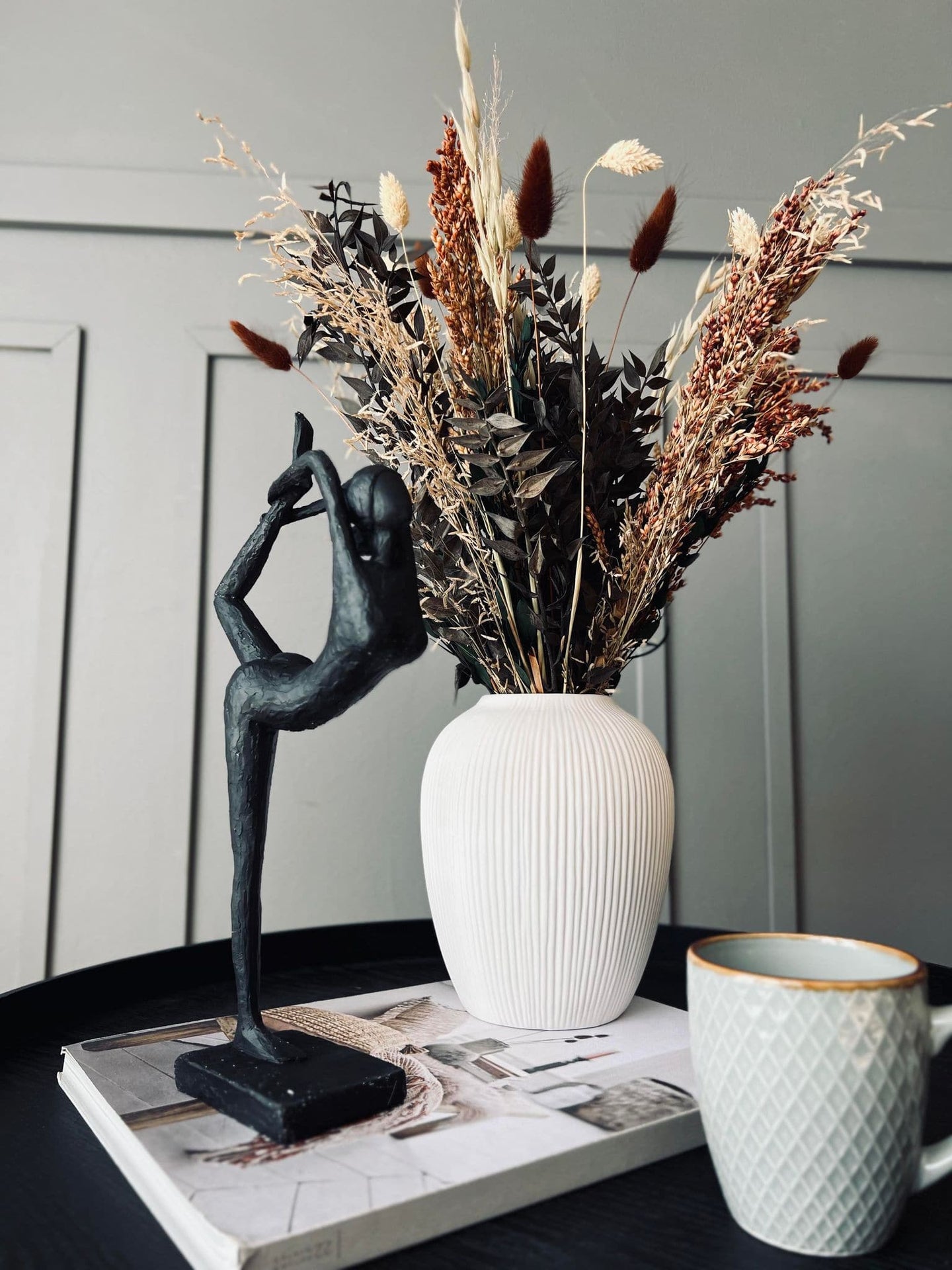 YOGA - Black Lady No.1 - VIAMAJA.DK