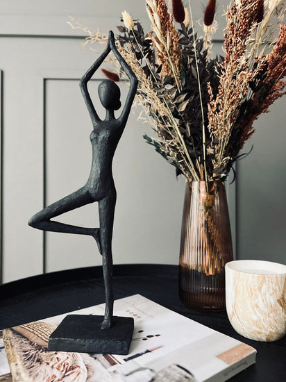 YOGA - Black Lady No.2 - VIAMAJA.DK