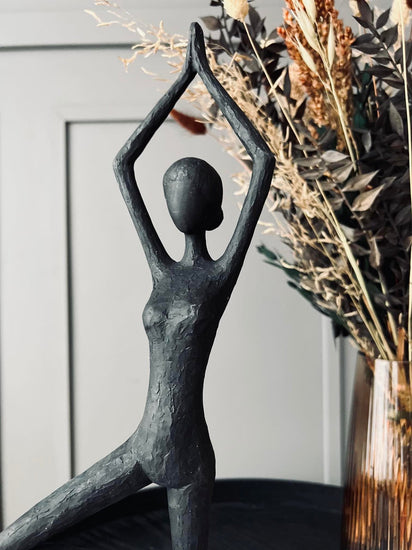 YOGA - Black Lady No.2 - VIAMAJA.DK