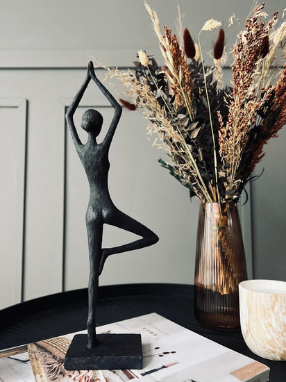 YOGA - Black Lady No.2 - VIAMAJA.DK