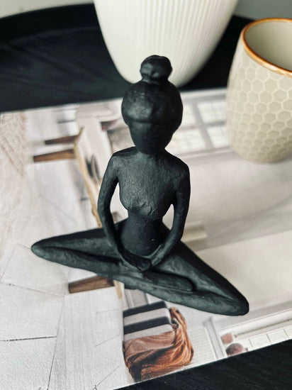 YOGA - Small black Lady - VIAMAJA.DK